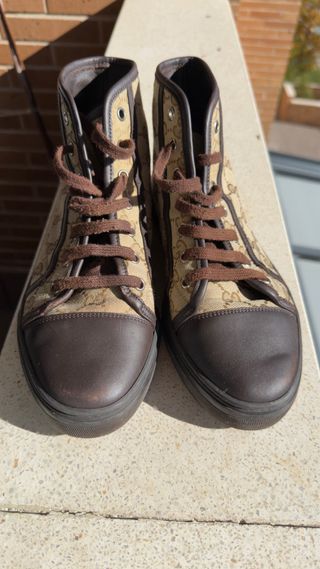 Zapatillas Gucci Beige y Marrón.