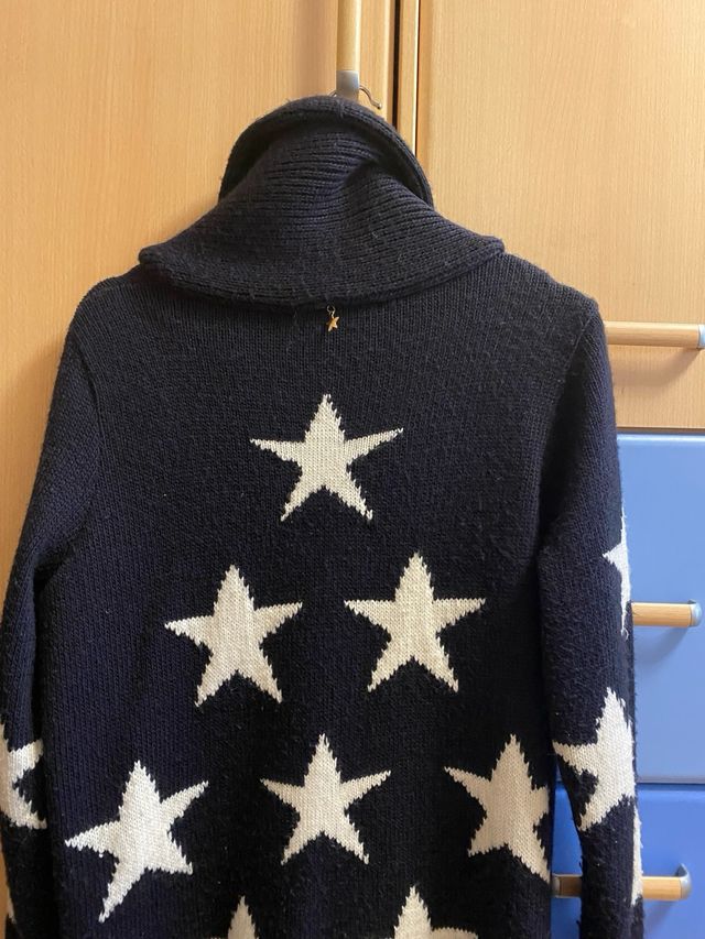 Chaqueta larga de lana con estrellas