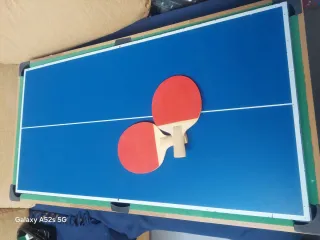 Mesa de billar con accesorios