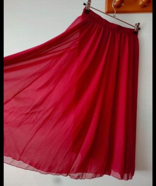 Falda larga vaporosa roja