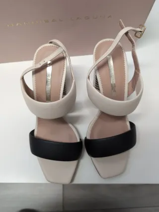 Hannibal Laguna Tacones Beige y Negro