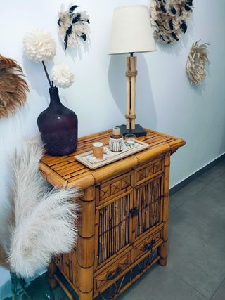 Mueble recibidor bambú y cristal