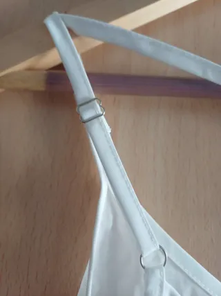 Top tirantes finos con botones