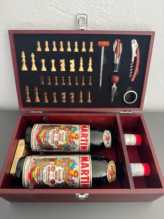 Scatola scacchi e vino Martini vintage