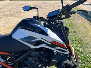 KTM Duke 125 2019 Blanca y Naranja