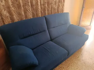 Sofá azul de tela