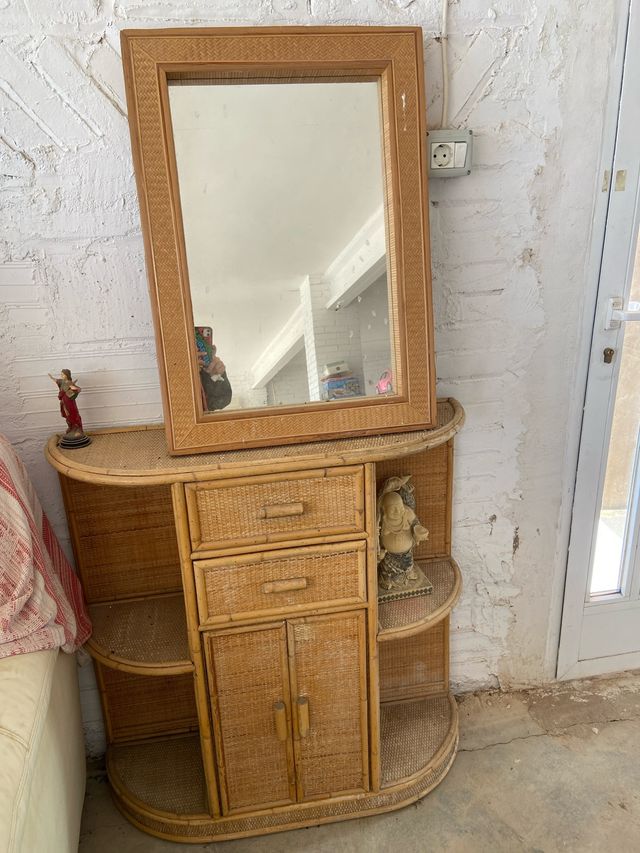Mueble tocador de bambú con espejo