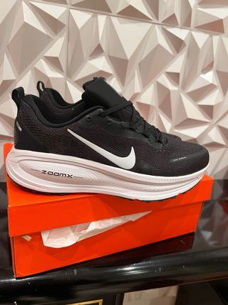 Nike basket Vomero 18 Negro T