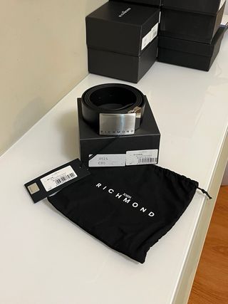 Cintura John Richmond Pelle Nera Fibbia Argento