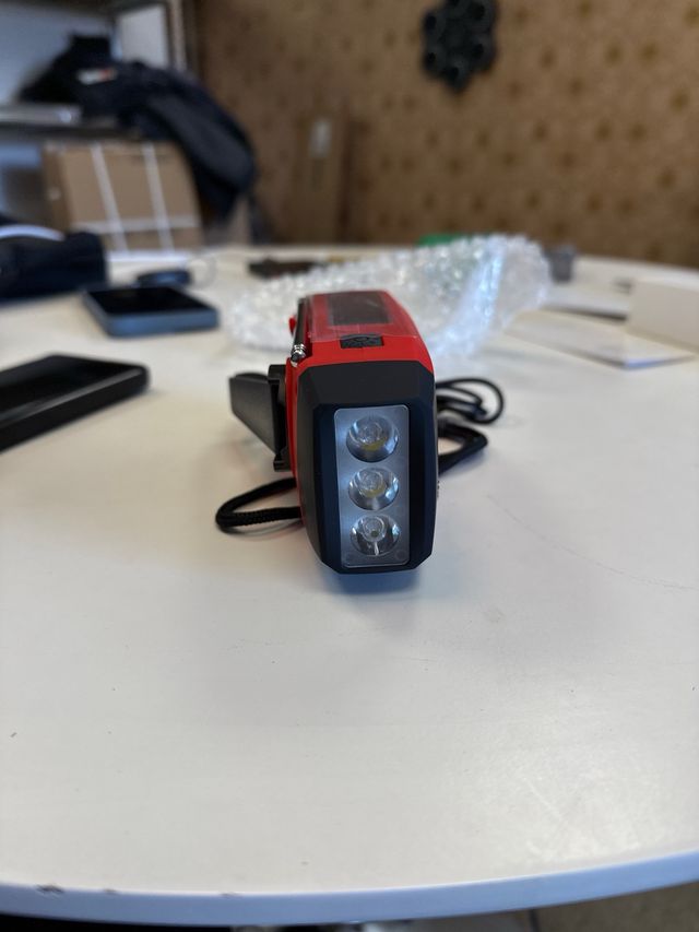 Radio Solar AM/FM/WB Roja y Negra