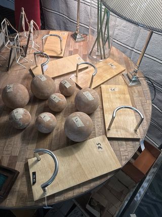 Colgador abrigos sombreros de pared metálico