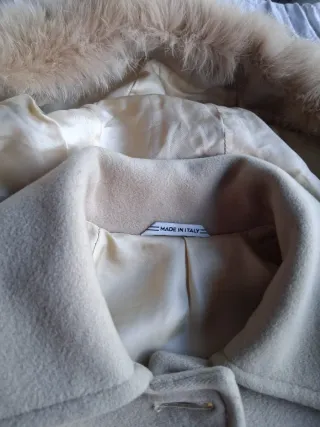 Cappotto in cashmere con cappuccio con pelliccia