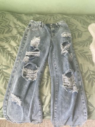 Pantalones vaqueros rotos anchos