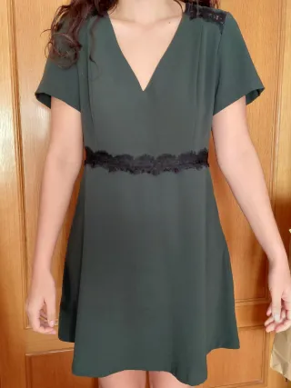 Vestido verde con encaje