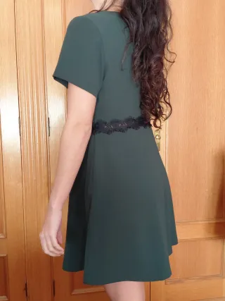 Vestido verde con encaje