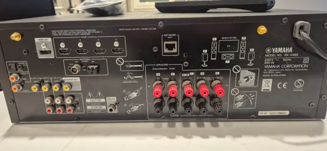 Home Cinema Yamaha Negro