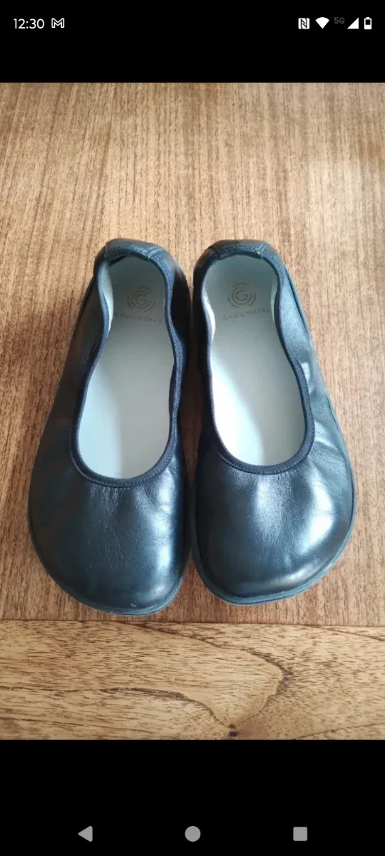 Zapatos planos Groundies mujer negros