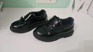 Zapatos Pablosky niña Talla 28 charol