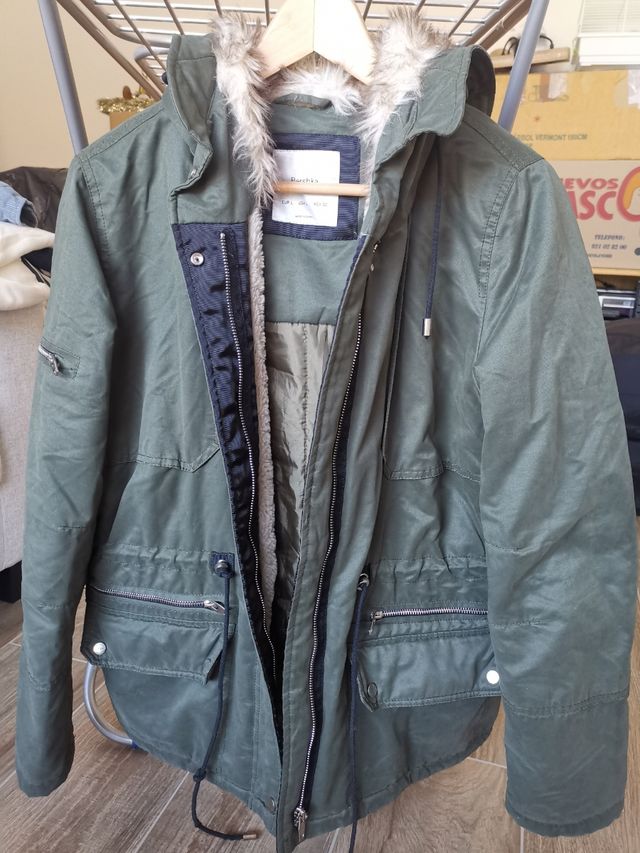 Abrigo Bershka verde militar talla L
