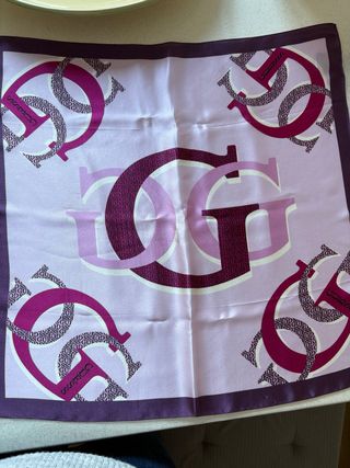 Foulard Guess Rosa e Viola