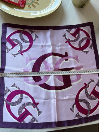Foulard Guess Rosa e Viola