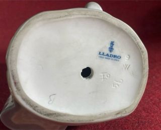 Figura de Lladró “ Beso Furtivo “ Descatalogada