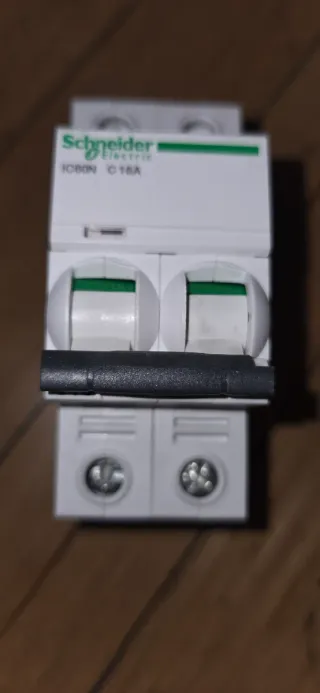 Interruptor Magnetotérmico Schneider C16A