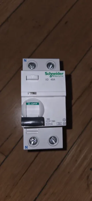 Interruptor Magnetotérmico Schneider C16A