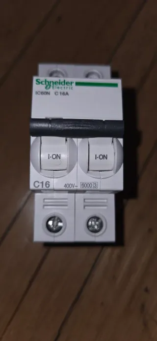 Interruptor Magnetotérmico Schneider C16A