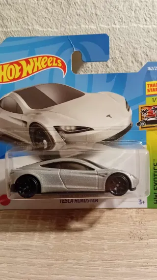3 Hot Wheels (LOTE M DAVID)