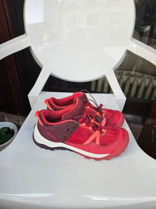 Zapatillas senderismo niña rojas