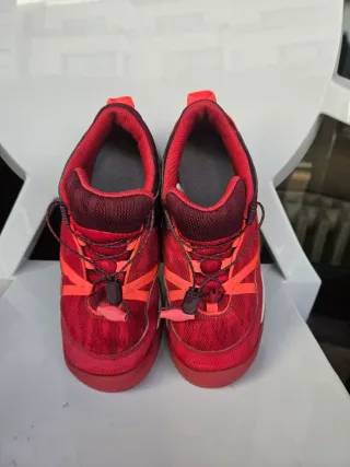 Zapatillas senderismo niña rojas