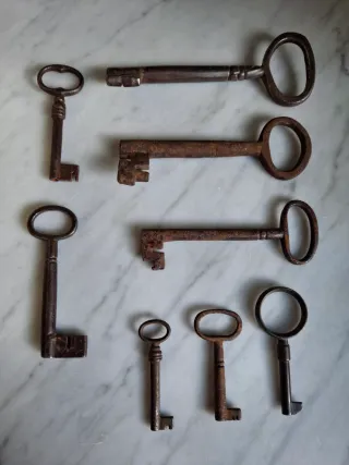 Set 8 Chiavi Antiche in Ferro