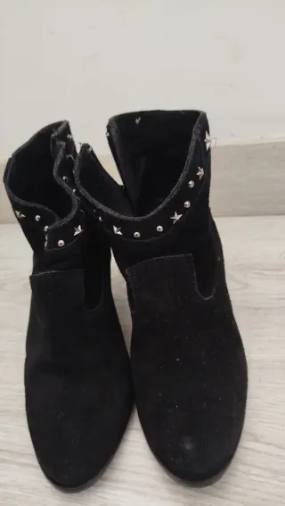 Botines Alpe negros con tachuelas