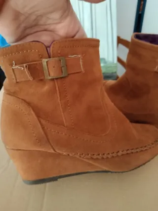 Botas de cuña marrones