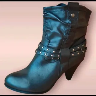 Botines camperos con tachuelas botas heavy goth