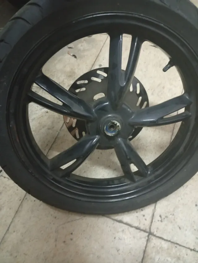 Rueda Delantera Peugeot Tweet 125