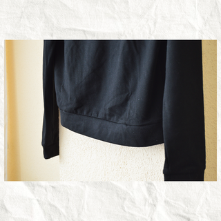 Camiseta Negra | Manga larga | Abertura cordones