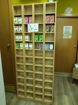 Estantería estrecha madera tipo CD