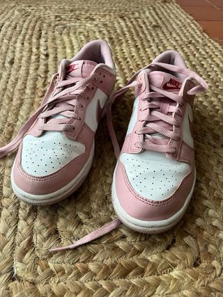 Nike Dunk Rosa y Blanco