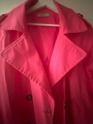 Gabardina Trench Fucsia- usado impecable