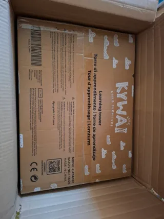 Torre di apprendimento e banco in legno Montessori per bambini