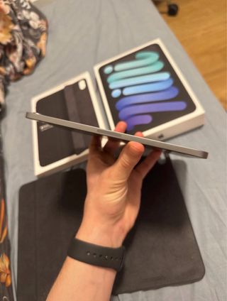 iPad mini 7 con Smart Folio Grigio e garanzia