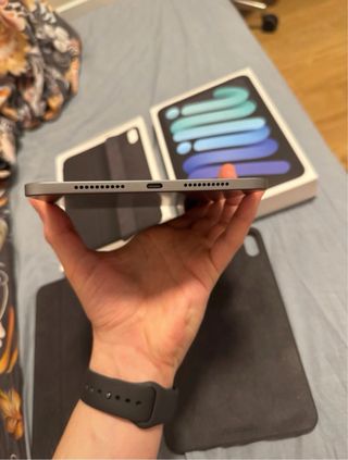 iPad mini 7 con Smart Folio Grigio e garanzia