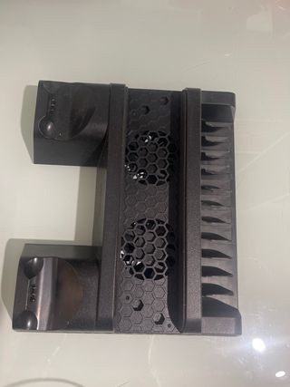 PS4 con cargador y mando camuflaje