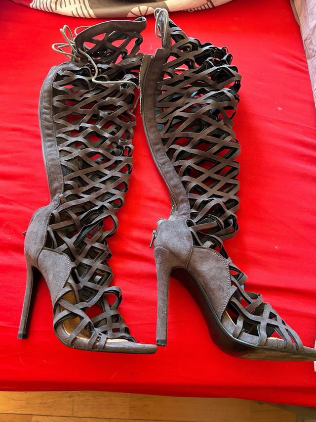 Botas Muker de tiras elegantes y chic