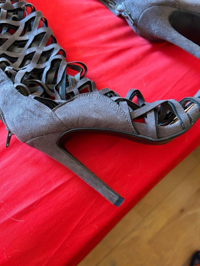 Botas Muker de tiras elegantes y chic