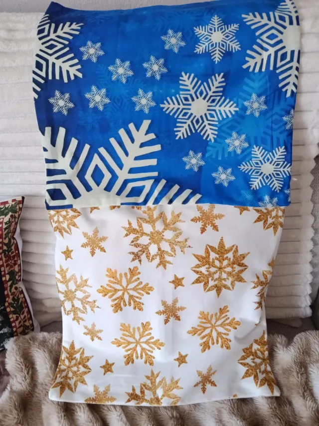 2 Capas de Almofada com Design de Flocos de Neve Azul e Dourado
