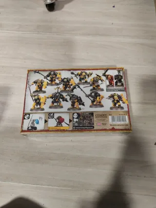 Warhammer Age of Sigmar: Orruk Ardboyz