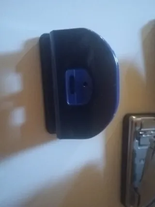 Lote de 4 Grapadoras y una taladradora.